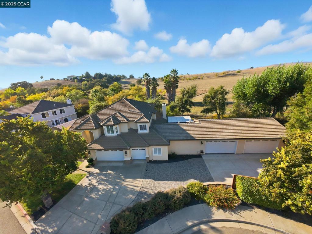 HOLLY CREEK - Residential