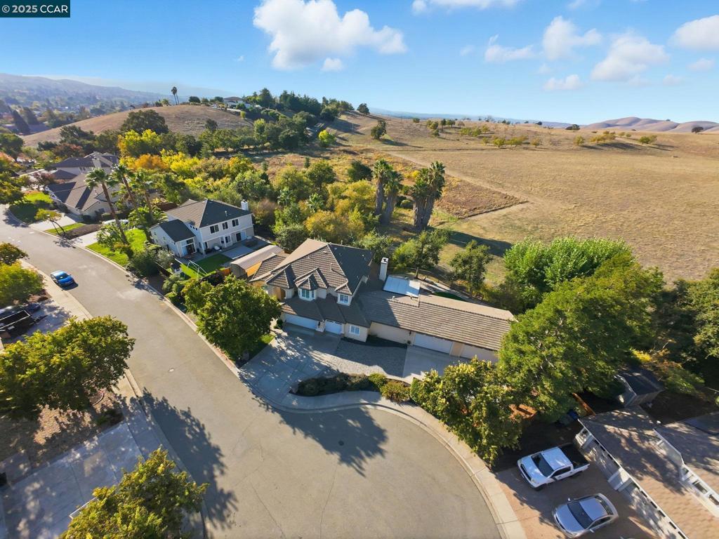 HOLLY CREEK - Residential