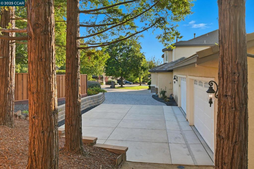 HOLLY CREEK - Residential