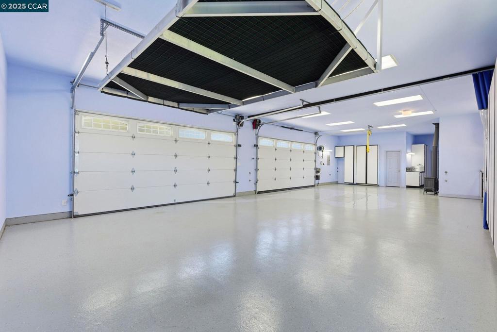 HOLLY CREEK - Residential