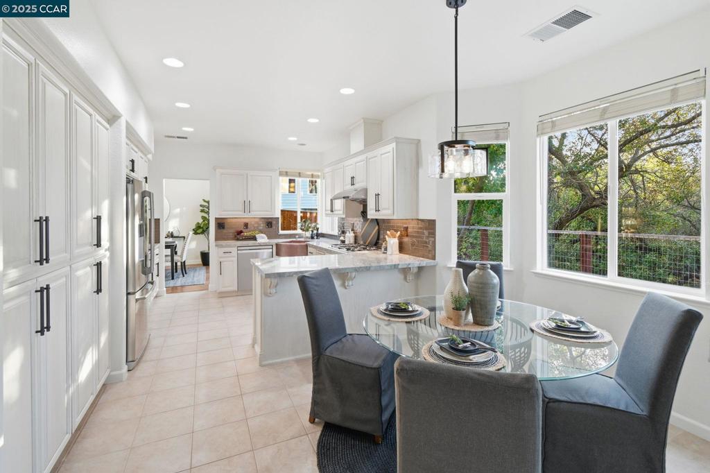 HOLLY CREEK - Residential