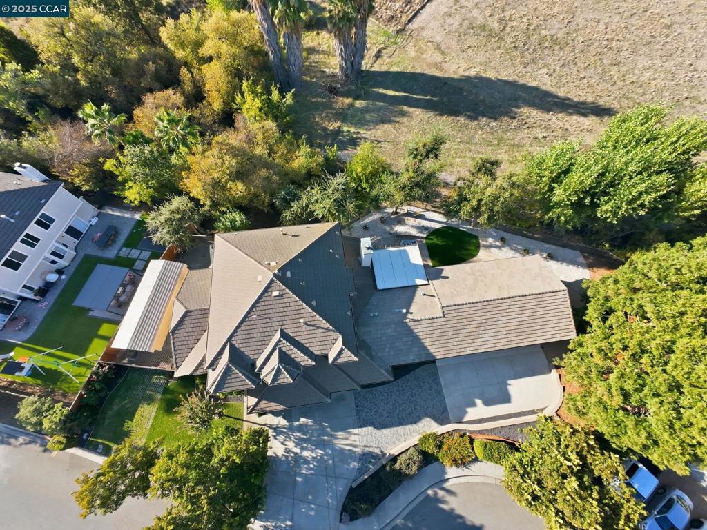 HOLLY CREEK - Residential