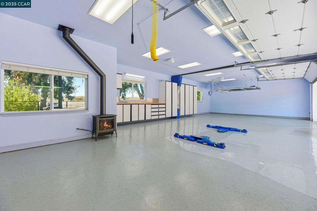 HOLLY CREEK - Residential