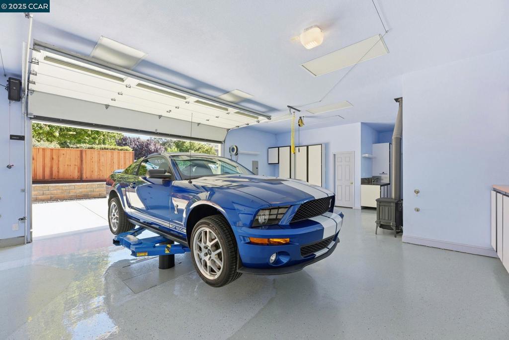 HOLLY CREEK - Residential