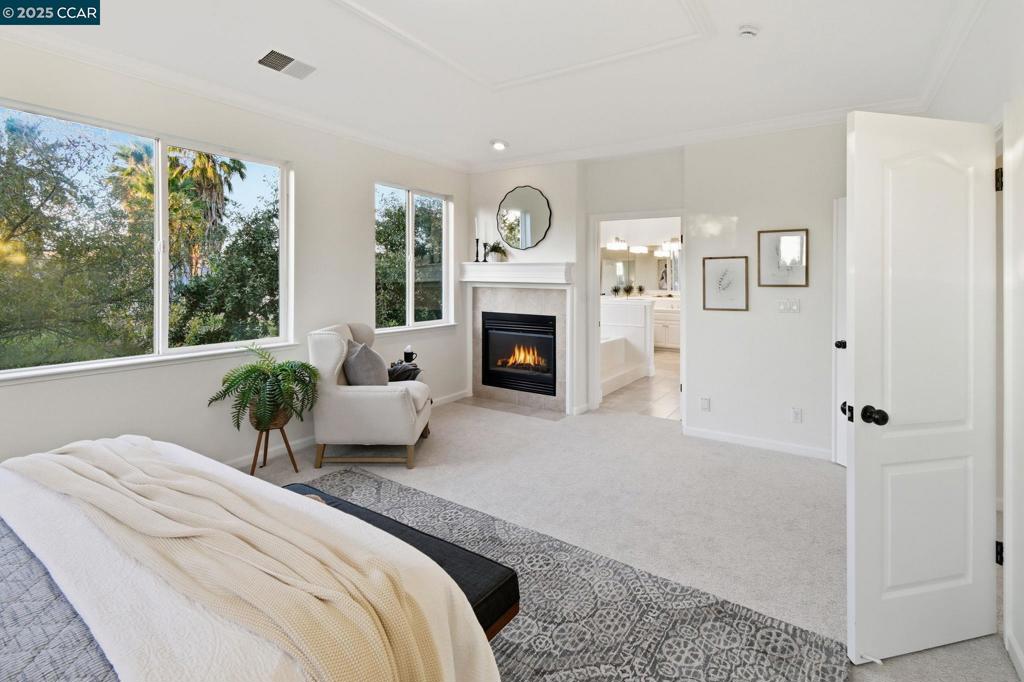 HOLLY CREEK - Residential