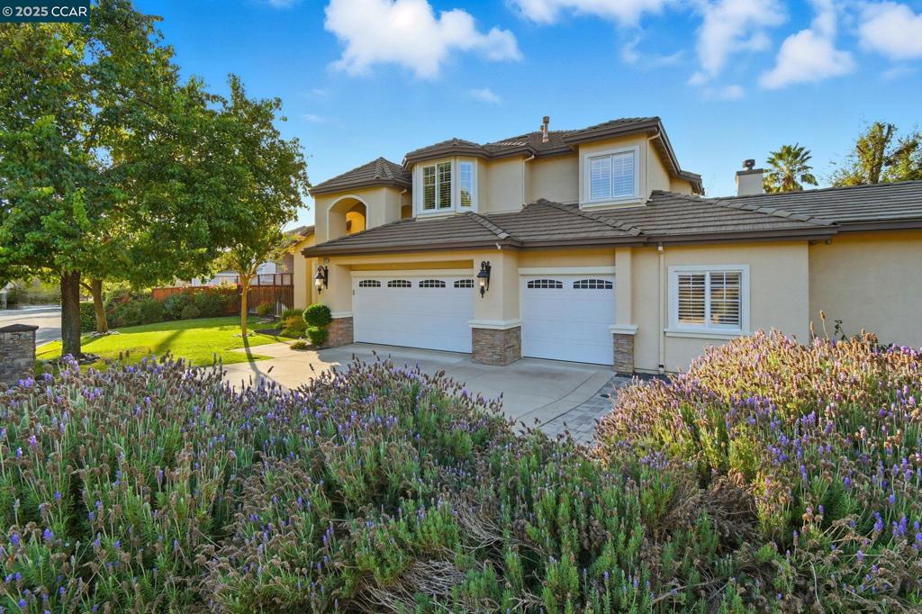 HOLLY CREEK - Residential