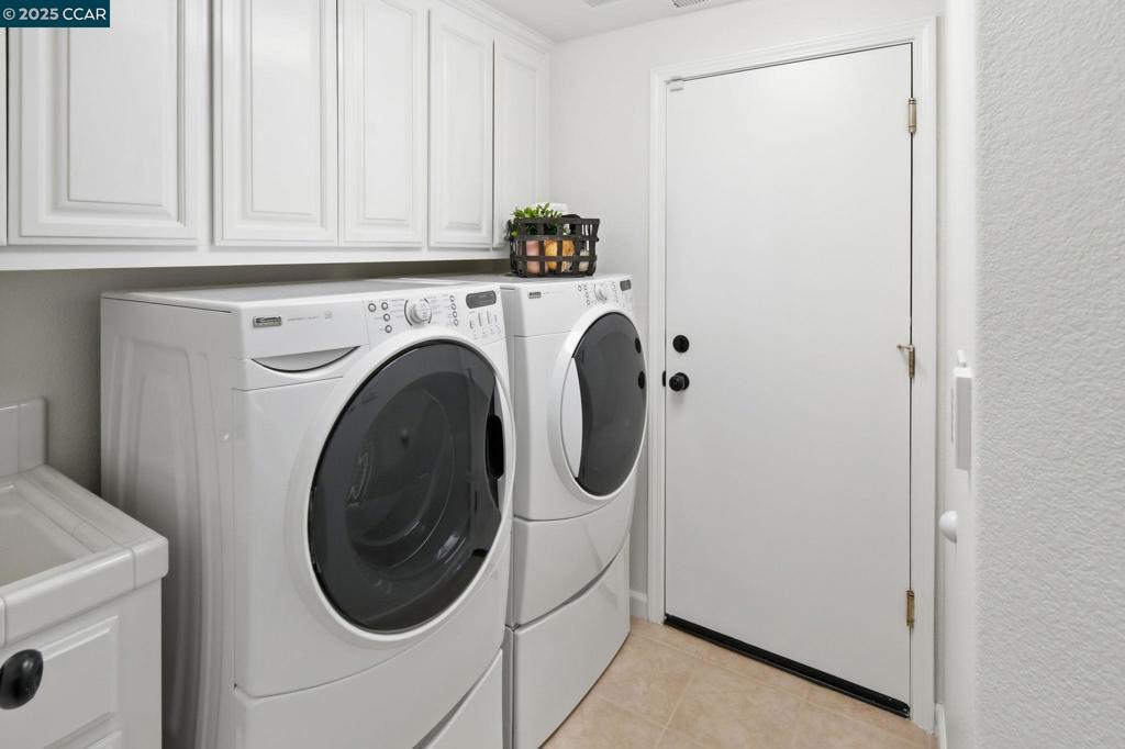 HOLLY CREEK - Residential