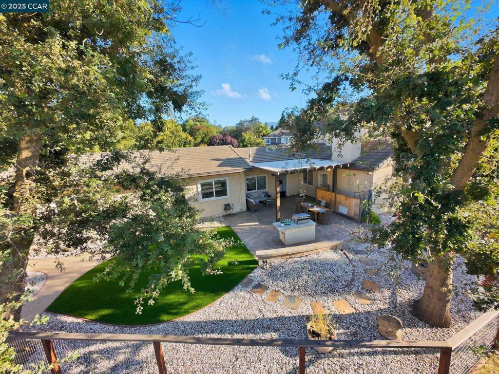 HOLLY CREEK - Residential