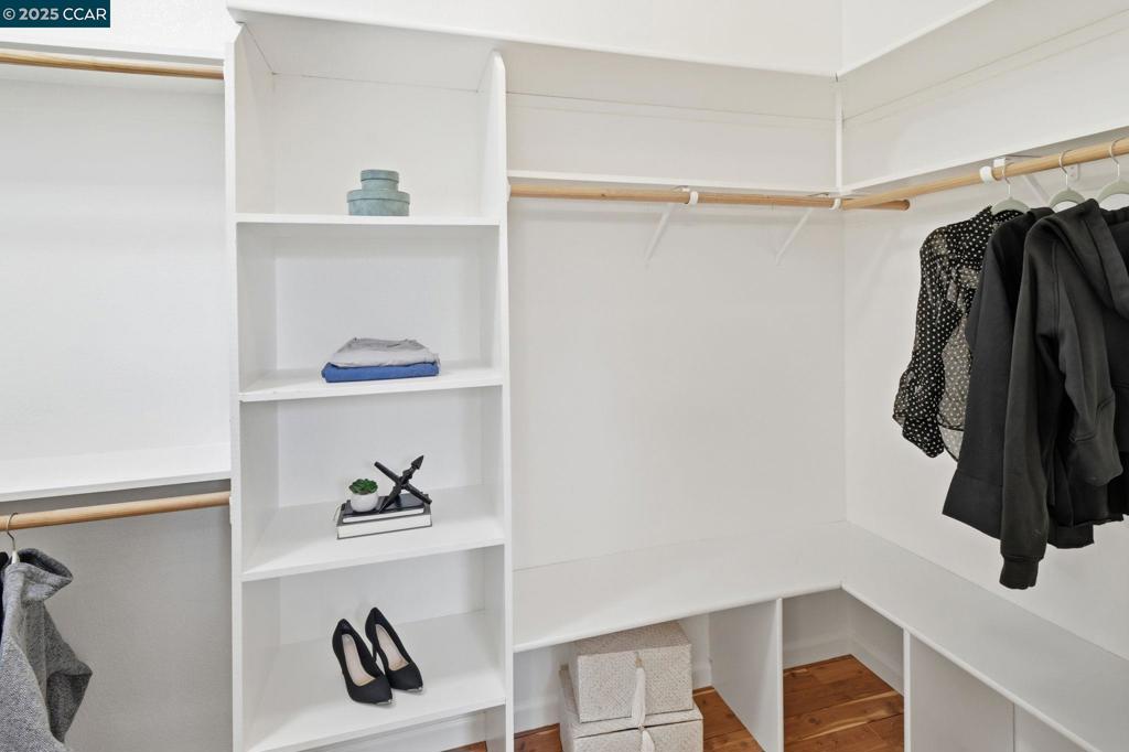 HOLLY CREEK - Residential