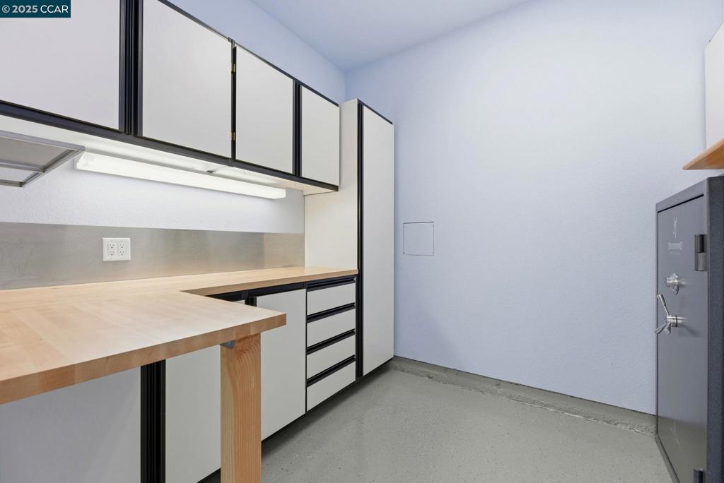 HOLLY CREEK - Residential