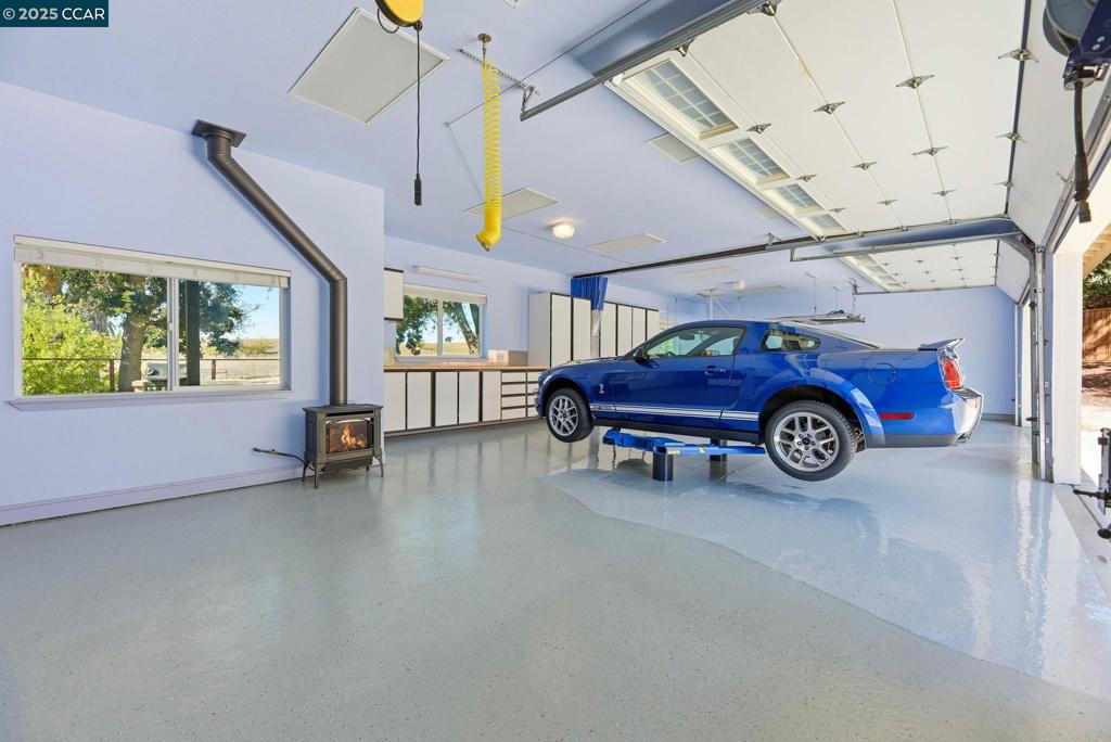 HOLLY CREEK - Residential