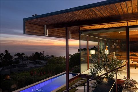 Photo of 1515 N Tigertail Rd, Los Angeles, CA 90049 (MLS # NP25277717)