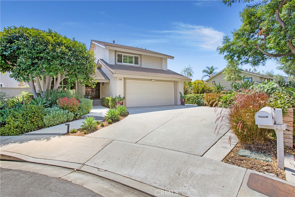 17 Brillantez – The Ultimate Lease in Northwood Pointe
“Available Oct 1 – Lease 17 Brillantez Before It’s Gone!”
“Irvine’s Best Lease Opportunity Won’t Last”
“4 Beds + Resort Backyard – Ready to Lease Now!”
“Don’t Miss the Ultimate Lease at 17 Brillantez”
Quite possibly the best lease opportunity in history, 17 Brillantez sits at the end of a quiet cul-de-sac, backing directly to a scenic hiking trail. This home features 4 bedrooms, 3 full bathrooms, and nearly 2,200 square feet, including a convenient downstairs bedroom and full bath.
Step outside to an entertainer’s paradise with:
Custom BBQ station with built-in Kambucha/beer keg fridge
Firepit for cozy nights
Outdoor dining area
Two resort-style umbrellas
Multiple lounge chairs
The fun doesn’t stop at home—residents also enjoy a large community pool, spa, and tennis/pickleball courts, just 100 yards away (as the Red-Tailed Hawk flies).
Available October 1 (or sooner!), this rare lease combines lifestyle, luxury, and location in one incredible package.
17 Brillantez – Where every day feels like a vacation.