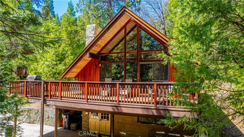 Photo of 1163 Silver Tip Ln, Fish Camp, CA 93623 (MLS # FR26060641)