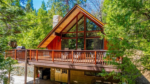 Photo of 1163 Silver Tip Ln, Fish Camp, CA 93623 (MLS # FR26060641)