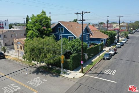 Photo of 1327 W 35th Street, Los Angeles, CA 90007 (MLS # 26671557)