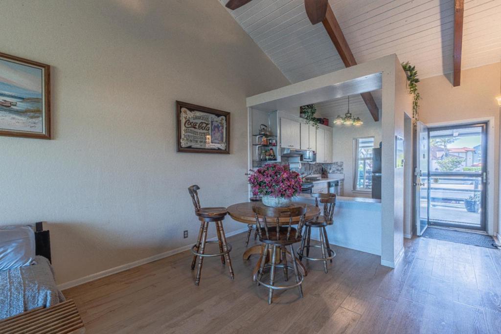 158 Kern Street 11