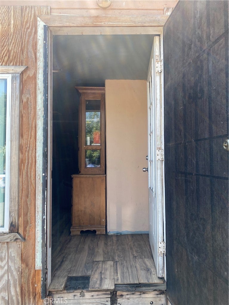 207 W River Ave