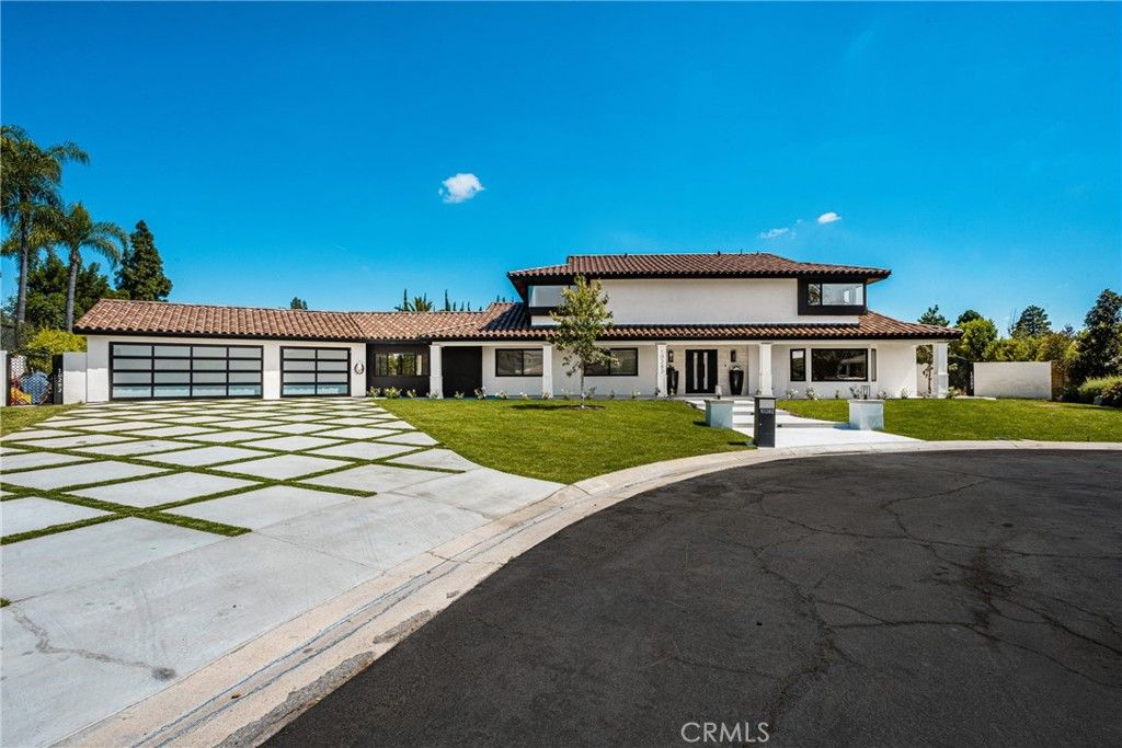 Photo of 10282 OLD LAMPLIGHTER Lane, Villa Park, CA 92861 (MLS # PW26081490)