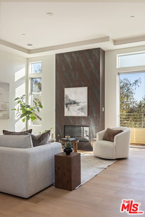 5525 W Olympic Boulevard 402