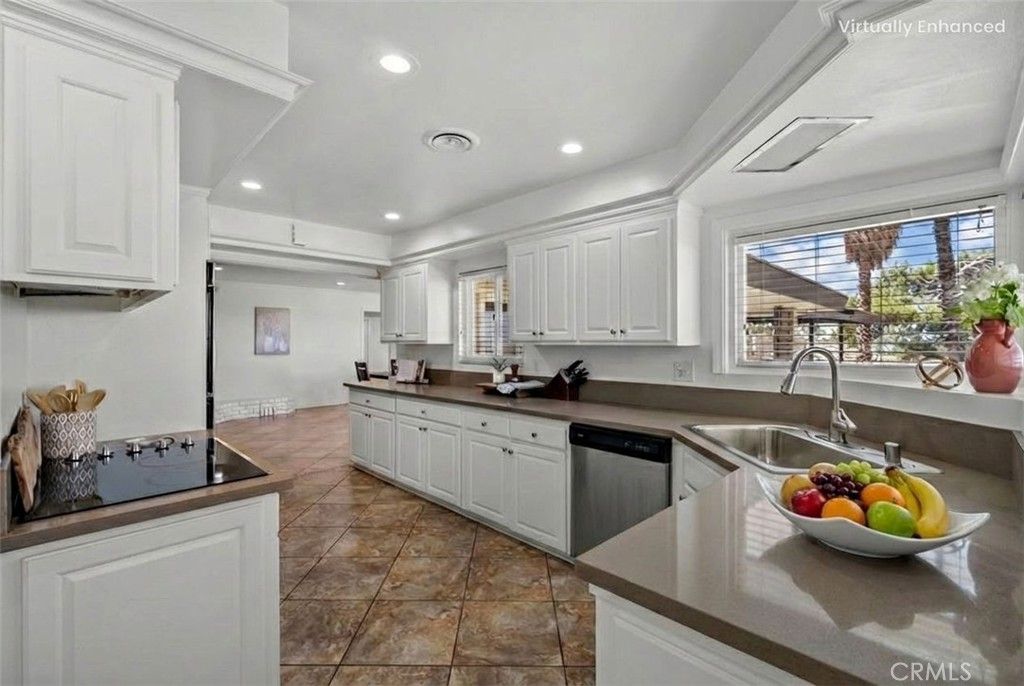 Photo of 354 Westlake Dr, Palmdale, CA 93551 (MLS # SR26013925)