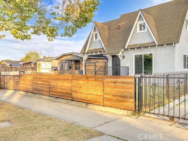 1438 W 69th Street