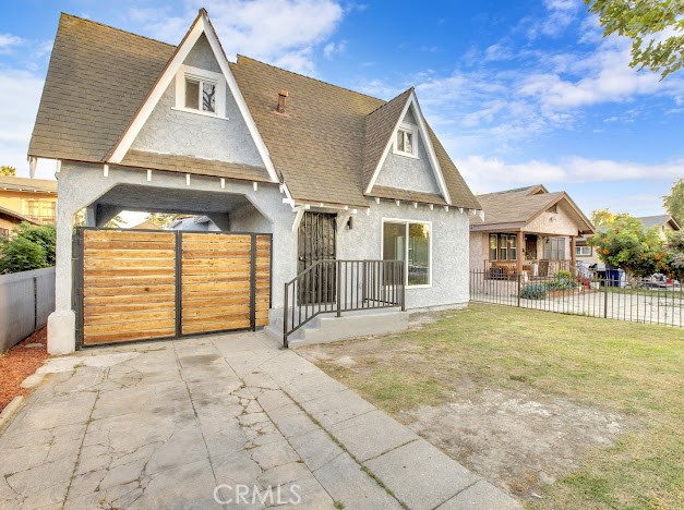 1438 W 69th Street