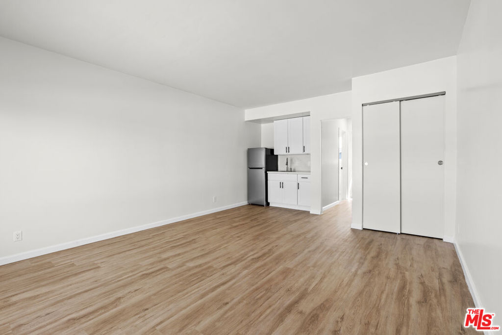 Newly remodeled unit in stunning Palm Springs-inspired building in Playa del Rey. Welcome to your dream oasis in the heart of Playa del Rey! This remodeled apartment building exudes the chic and vibrant aesthetic of Palm Springs, offering a perfect blend of modern luxury and mid-century charm. Each unit has been meticulously updated with high-end finishes, including gourmet kitchens with stainless steel appliances, quartz countertops, and designer cabinetry. Enjoy spacious living with large windows that flood the space with natural light. This building allows you to enjoy resort style living with a sparkling pool perfect for soaking up the California sun. Nestled in the desirable Playa del Rey neighborhood, you're just minutes away from the beach, trendy restaurants, shopping, and entertainment options. Easy access to major highways and public transportation makes commuting a breeze. Experience the perfect blend of style, comfort and convenience in this one-of-a-kind apartment building. Schedule a tour today and make this Palm Springs-inspired paradise your new home!