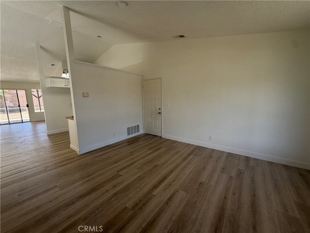 1910 Summertree Drive