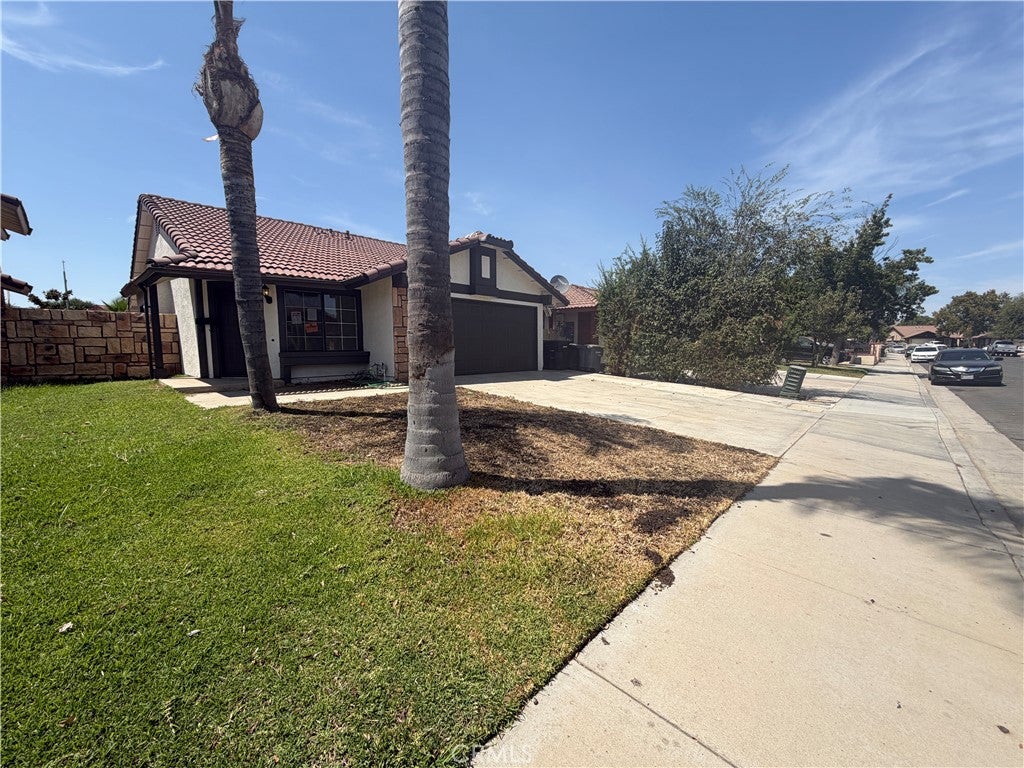1910 Summertree Drive