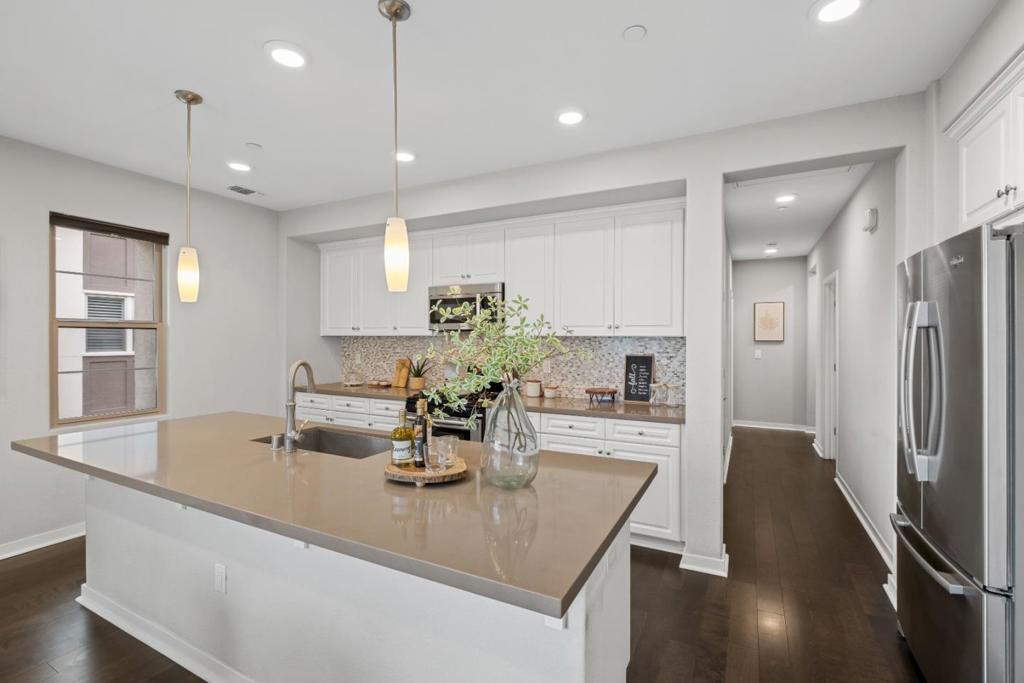 1071 Dewberry Place 102