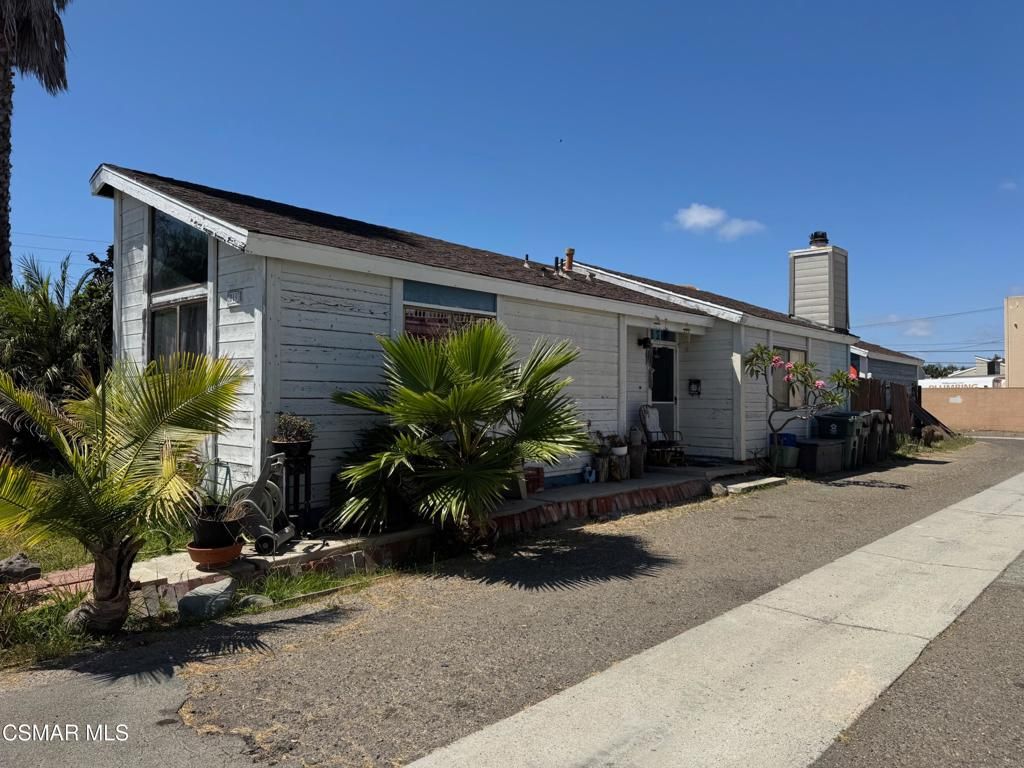 Photo of 219 Portland Avenue, Huntington Beach, CA 92648 (MLS # 225004351)