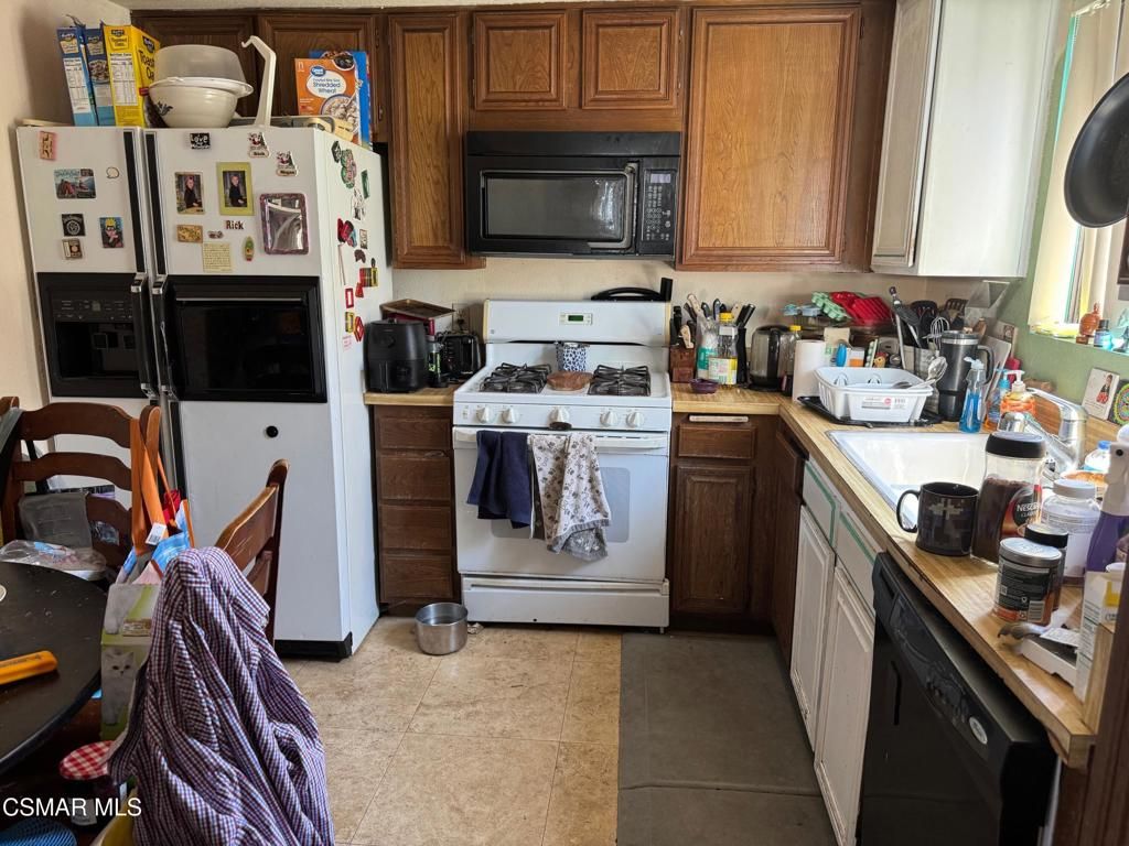 Photo of 219 Portland Avenue, Huntington Beach, CA 92648 (MLS # 225004351)