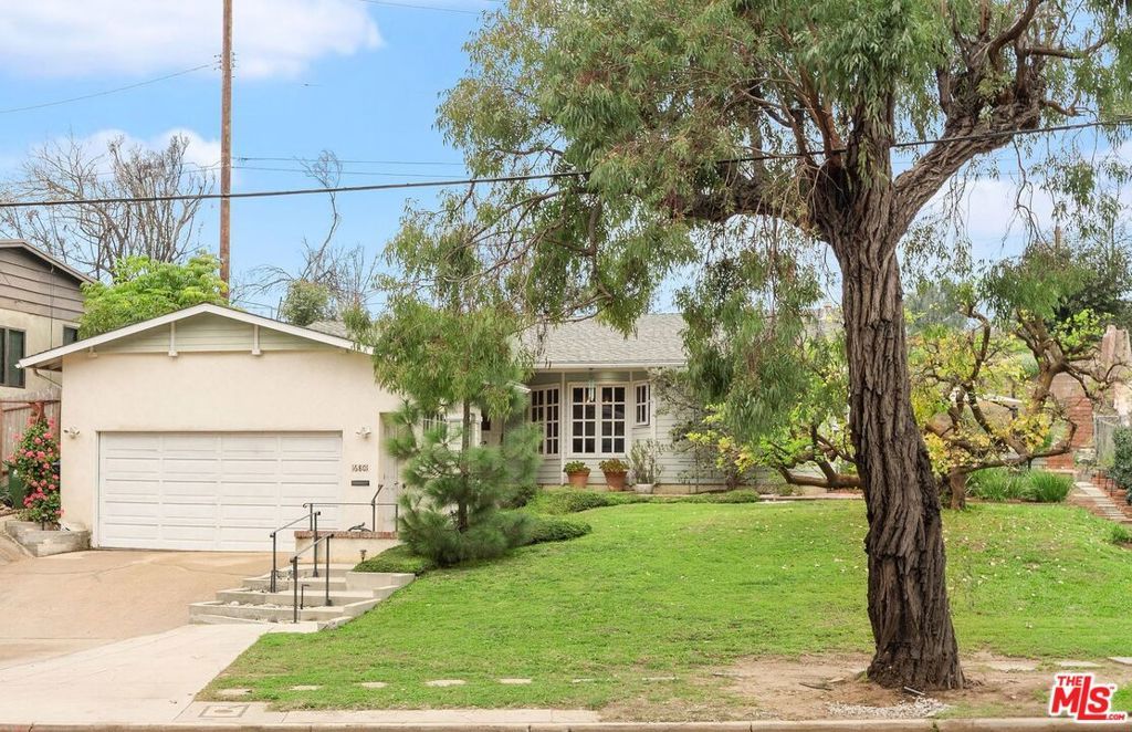 Photo of 16801 W Sunset Boulevard, Pacific Palisades, CA 90272 (MLS # 26641703)