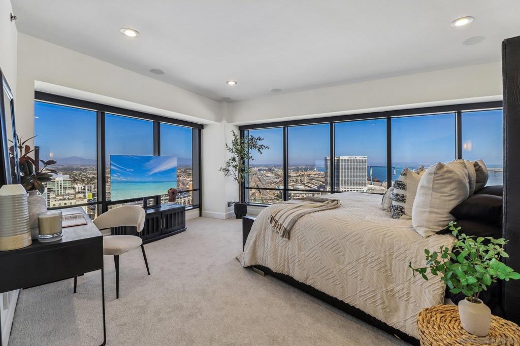 200 Harbor Dr 3201