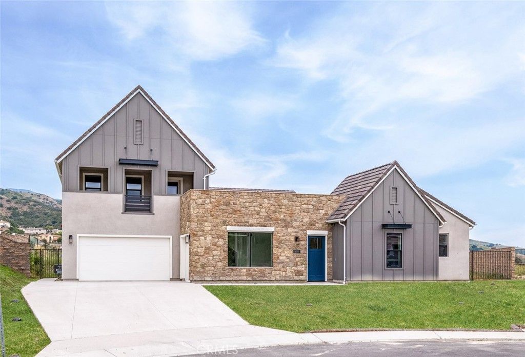 Photo of 18510 Boulder Bluff Blf, Silverado, CA 92676 (MLS # OC26059025)