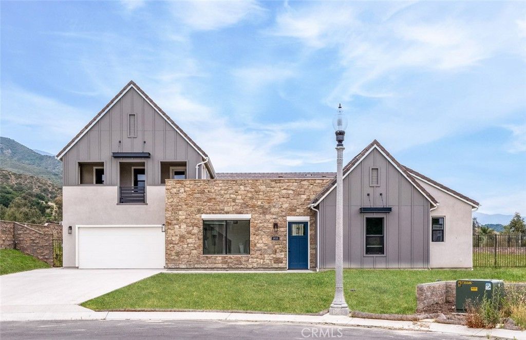 Photo of 18510 Boulder Bluff Blf, Silverado, CA 92676 (MLS # OC26059025)