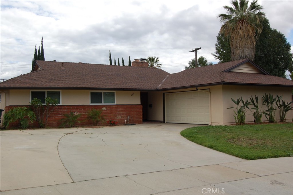 8484 MONTEEL Place