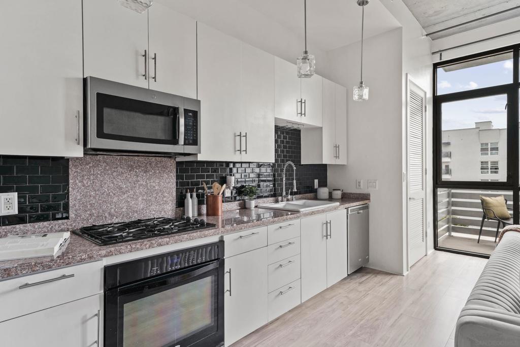 527 10th Ave 508