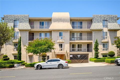 Photo of 617 E Angeleno Avenue #206, Burbank, CA 91501 (MLS # GD26099476)