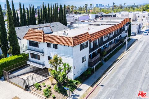 Photo of 7050 Waring Avenue, Los Angeles, CA 90038 (MLS # 26831155)