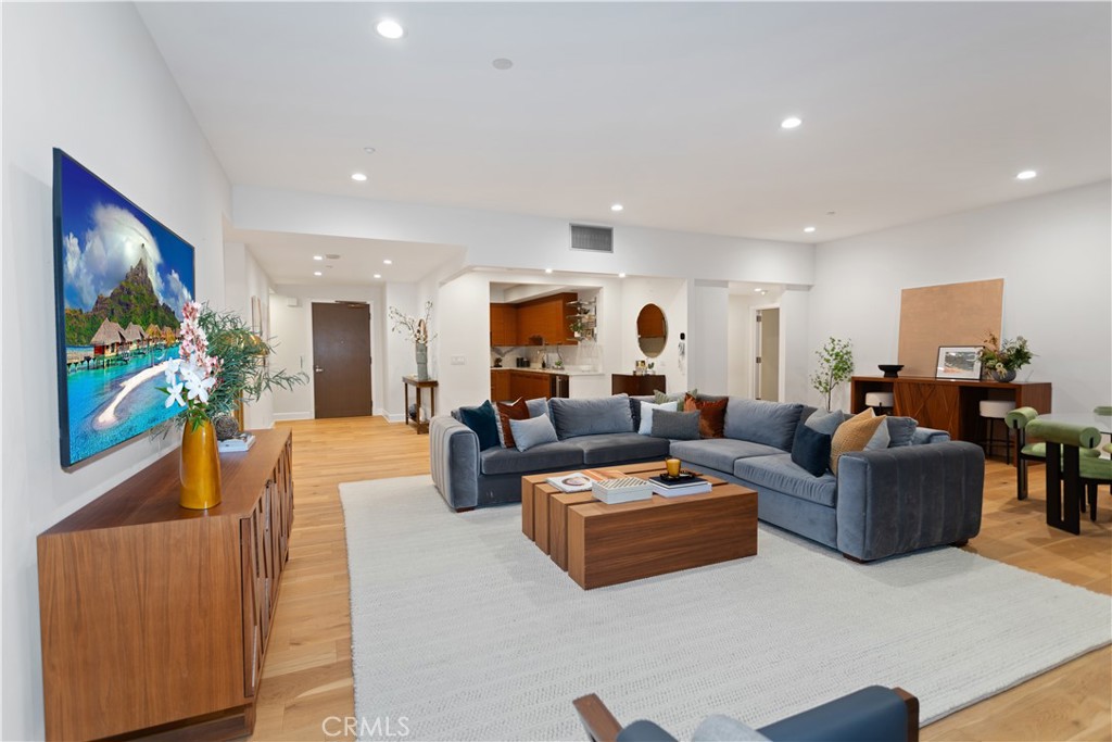 Properties 4 900 W Olympic Boulevard 48C
