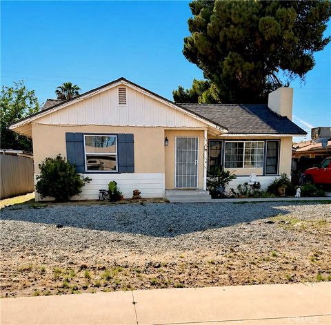 Photo of 409 S Harvard Street, Hemet, CA 92543 (MLS # SW26090228)