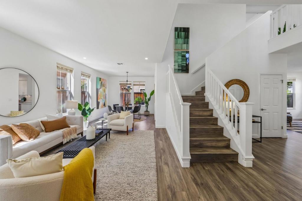 2012 Gossamer Avenue
