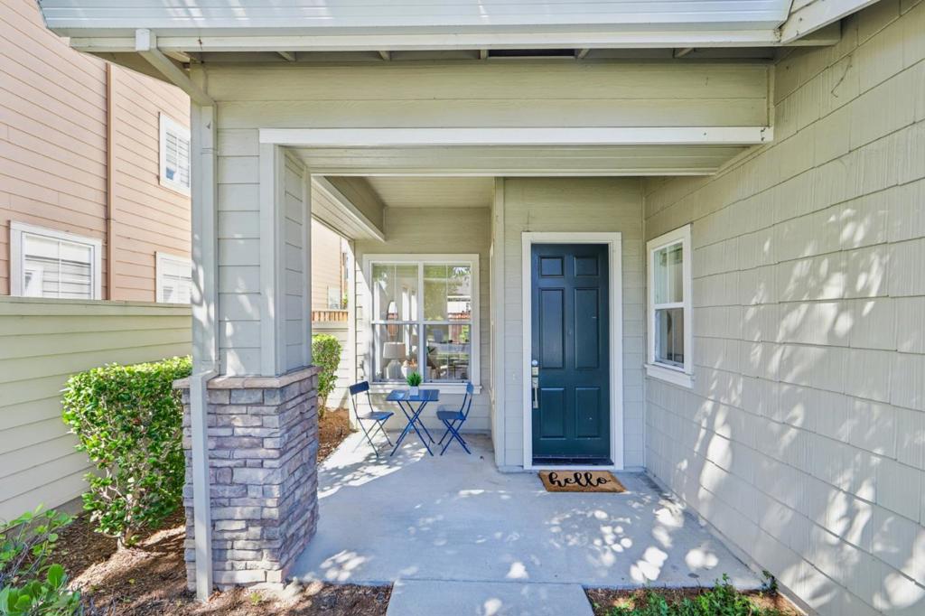 2012 Gossamer Avenue