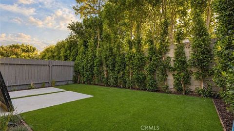 Photo of 4819 1/2 Genesta Ave, Encino, CA 91316 (MLS # SR26094339)