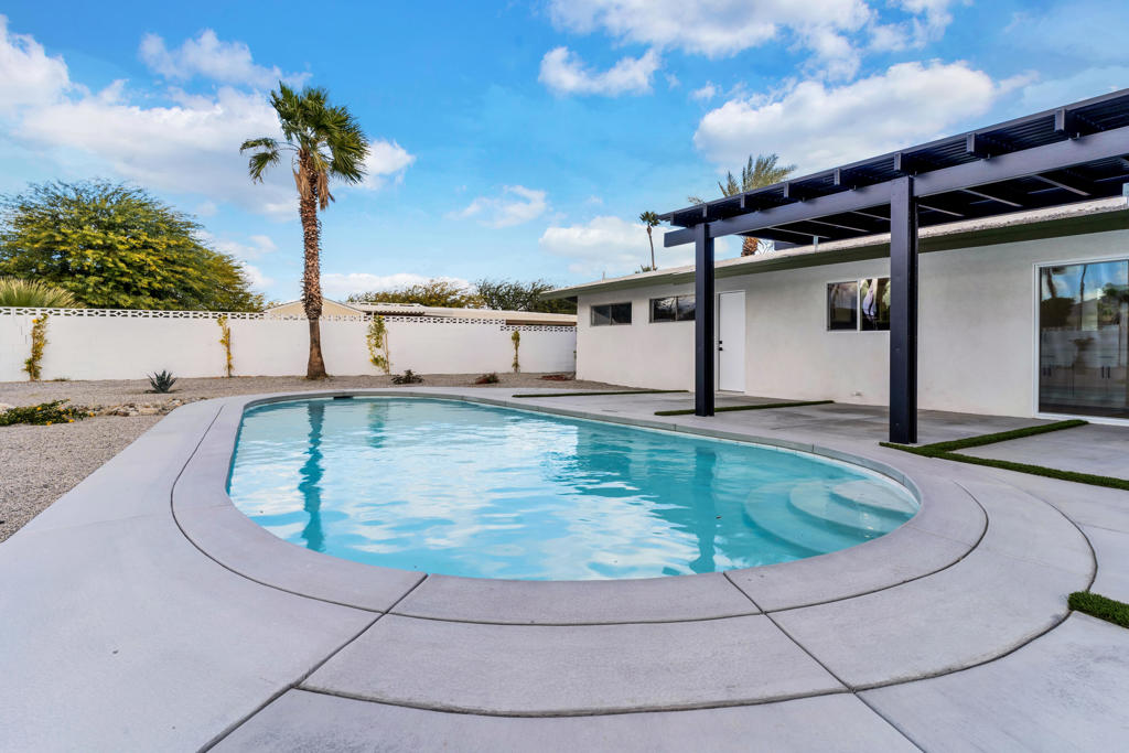 3087 N Biskra Road