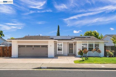 Photo of 479 Mission Dr DR, Pleasanton, CA 94566 (MLS # 41134175)
