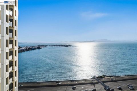 Photo of 6363 Christie Ave AVE #1813, Emeryville, CA 94608 (MLS # 41134821)