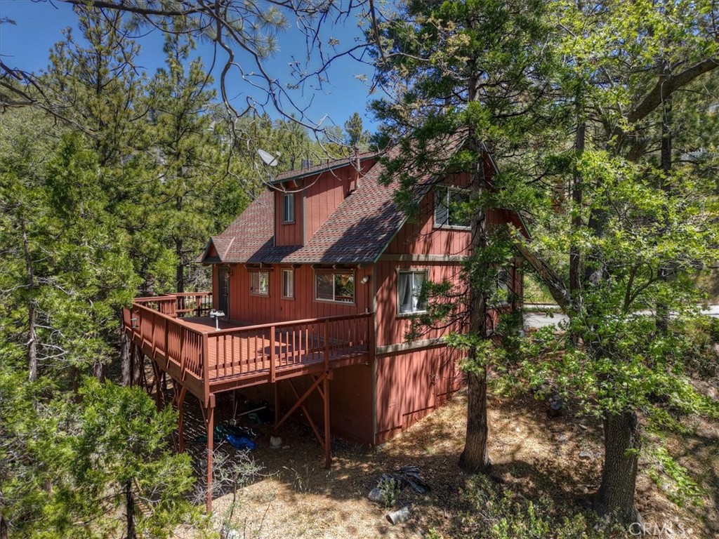 1140 Evergreen Lane